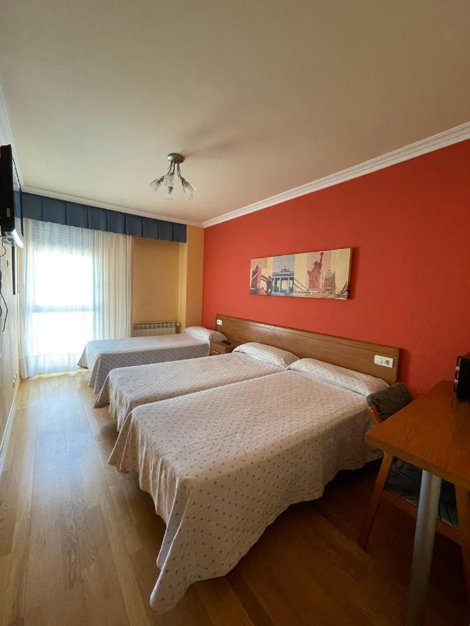 Hostal Santiago 2 Burgos Ngoại thất bức ảnh