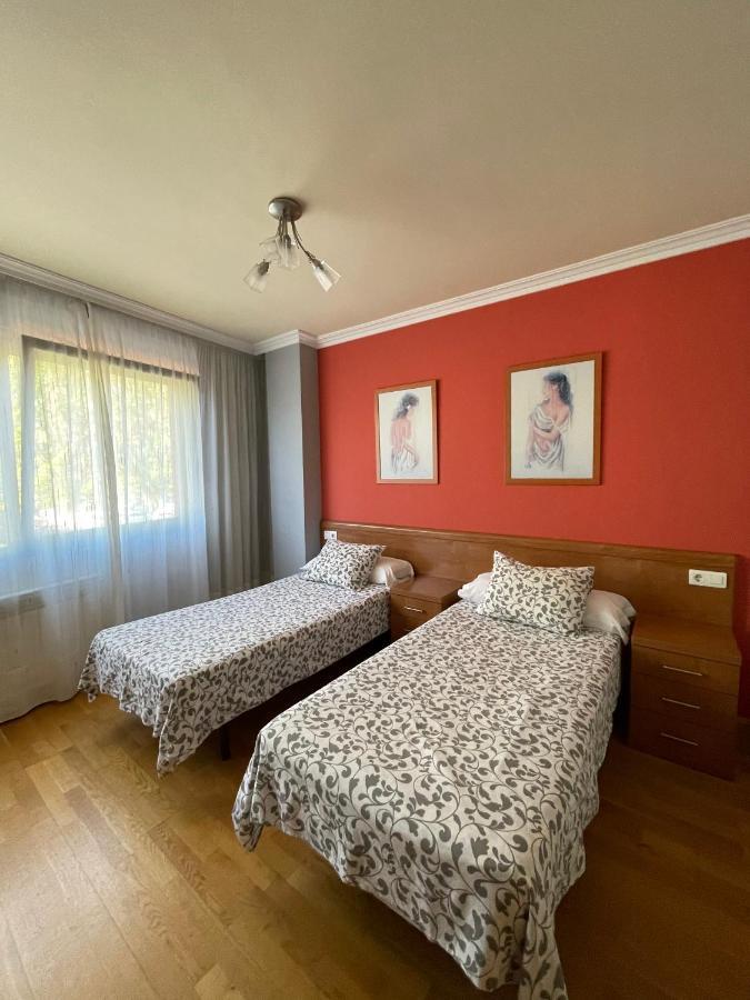 Hostal Santiago 2 Burgos Ngoại thất bức ảnh