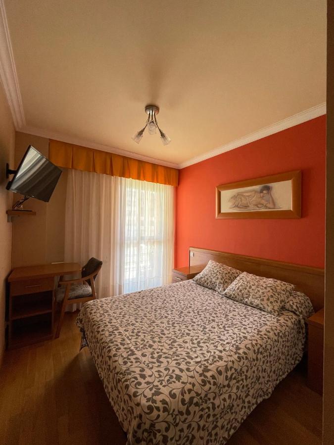 Hostal Santiago 2 Burgos Ngoại thất bức ảnh