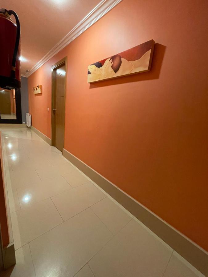 Hostal Santiago 2 Burgos Ngoại thất bức ảnh